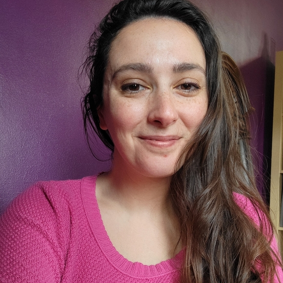 Meet your Posher, Jillian - Picture 1 of 4